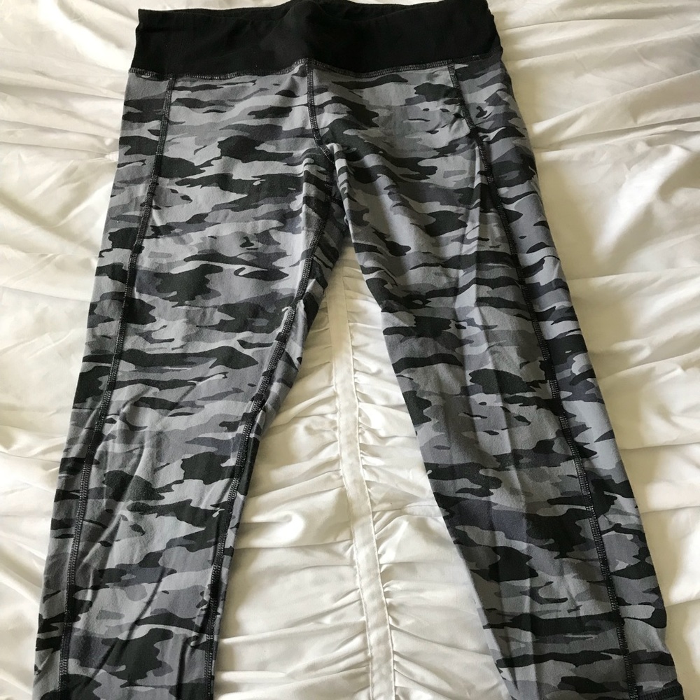 Cropped Camo Black and White workout pants
